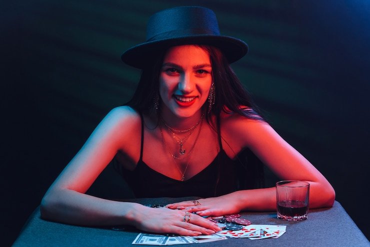 Antarmuka permainan Lucky Neko dengan gulungan dan kontrol taruhan di platform mojok34